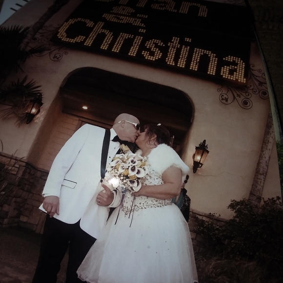 Meet your Poshers, Christina & Brian - Picture 6 of 6